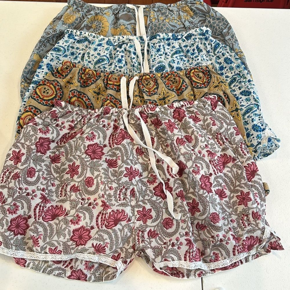 4 pairs signal 100% cotton floral shorts with lace trim size 1 X